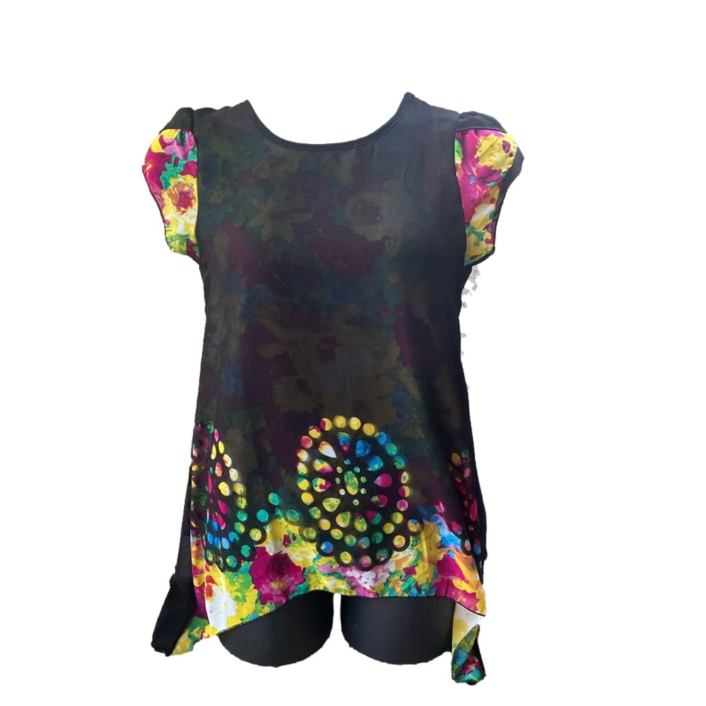 Colorful and black women’s blouse Size XL sleeveless color pattern underneath